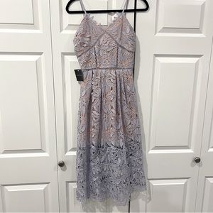NWT Goodnight Macaroon Lace Overlay Midi Dress - Light Purple - Size Medium